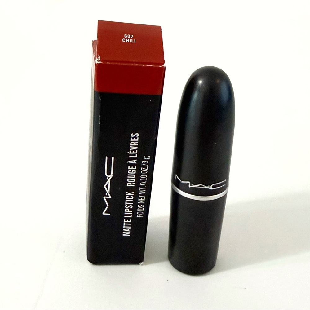 MAC COSMETICS MACXIMAL RED CHILI SILKY MATTE LIPSTICK